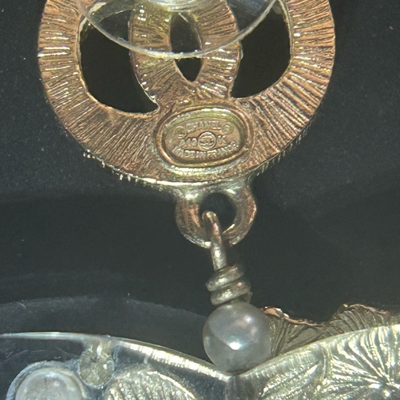 SOLD Stunning Chanel 2019K Winter Earrings - Picture 3 of 4